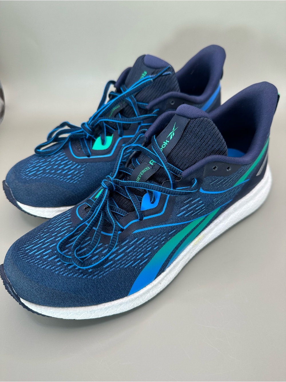 Reebok Forever Floatride Energy Symmetro in Blue and green. Men’s Size 9.
